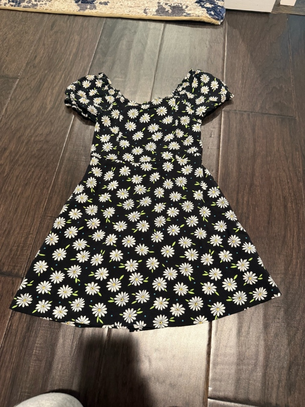 Old Navy Black Daisy Print Dress with Puff Sleeves